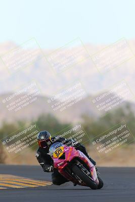 media/Sep-24-2022-CVMA (Sat) [[a45f954247]]/Race 10 Amateur Supersport Middleweight/